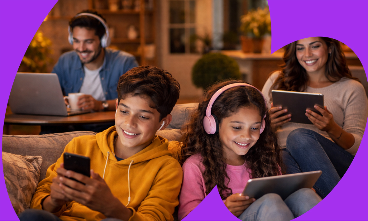 imagen de dos jóvenes con laptop